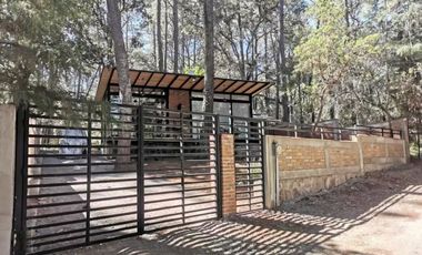 Cabaña en venta en Tapalpa. En el interior del bosque