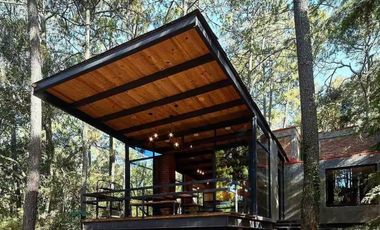 Cabaña en venta en Tapalpa. En el interior del bosque