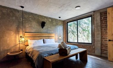 Cabaña en venta en Tapalpa. En el interior del bosque