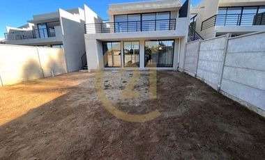 Casa mediterránea condominio cerrado Quilpué