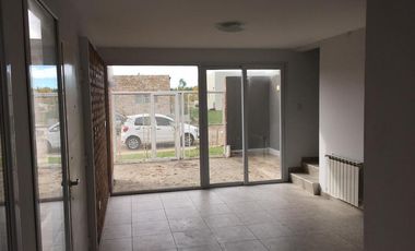 Duplex en venta Figueroa Urmenio 3455 B° pueblo del sol