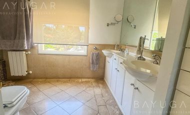 Venta Casa - Barrio Privado Los Jazmines / Apto Crédito