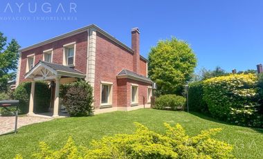 Venta Casa - Barrio Privado Los Jazmines / Apto Crédito