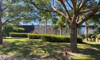 Casa en  venta o alquiler al lago barrio los lagos