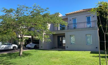 Casa en  venta o alquiler al lago barrio los lagos