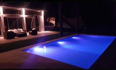 Exclusiva casa con pileta en Costa Esmeralda