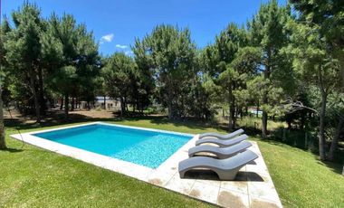 Exclusiva casa con pileta en Costa Esmeralda