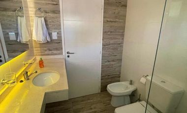 Exclusiva casa con pileta en Costa Esmeralda