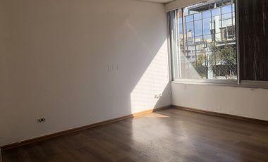 A PASOS DE STADE FRANCAIS Y METRO TOBALABA