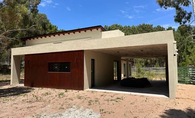 VENTA, CASA, VILLAROBLES, BARRIO BRINZALES, LOTE AL 400, 4 AMBIENTES