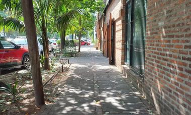 Inmueble comercial en excelente ubicación , apto varios rubros  .