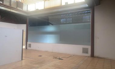 Inmueble comercial en excelente ubicación , apto varios rubros  .