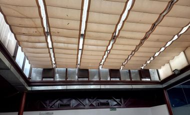 Inmueble comercial en excelente ubicación , apto varios rubros  .