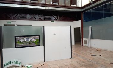 Inmueble comercial en excelente ubicación , apto varios rubros  .