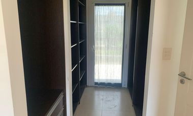 Casa en venta 4 amb. c/ dep. y Pileta Lote interno con vista al Golf!!