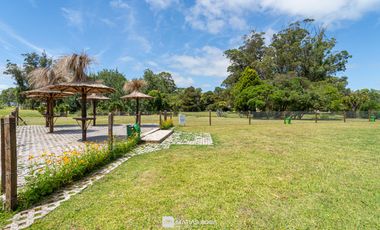 Venta - Casa nueva - Barrio 