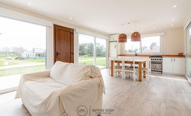 Venta - Casa nueva - Barrio 