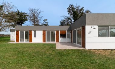 Venta - Casa nueva - Barrio 