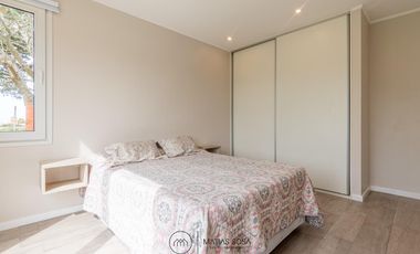 Venta - Casa nueva - Barrio 