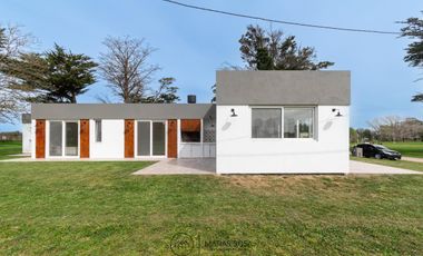 Venta - Casa nueva - Barrio 