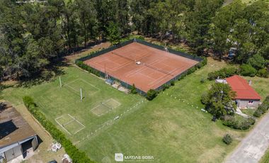 Venta - Casa nueva - Barrio 