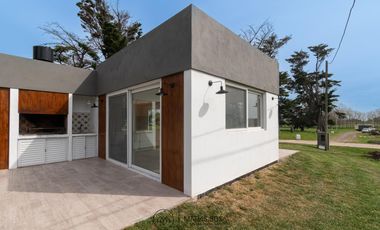 Venta - Casa nueva - Barrio 