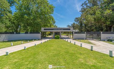 Venta - Casa nueva - Barrio 