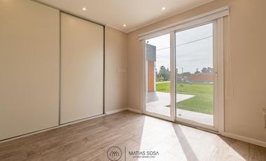 Venta - Casa nueva - Barrio 