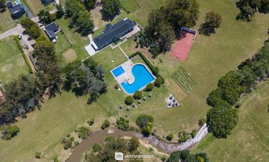 Venta - Casa nueva - Barrio 