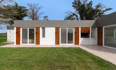 Venta - Casa nueva - Barrio 