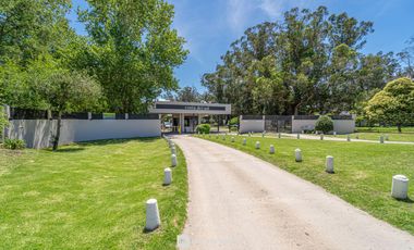 Venta - Casa nueva - Barrio 