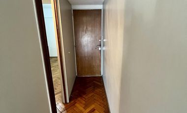 4 ambientes con cochera a metros de la Avda y del FCGR - Actualmente Alquilado.