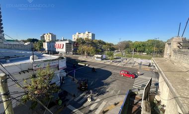 4 ambientes con cochera a metros de la Avda y del FCGR - Actualmente Alquilado.