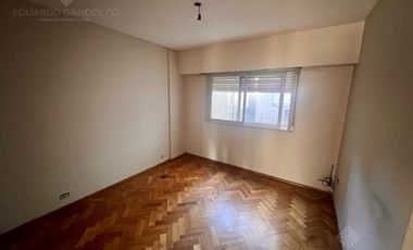 4 ambientes con cochera a metros de la Avda y del FCGR - Actualmente Alquilado.