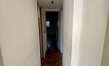 4 ambientes con cochera a metros de la Avda y del FCGR - Actualmente Alquilado.