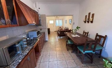 PH en venta - 4 Dormitorios 2 Baños - 141Mts2 - Tolosa