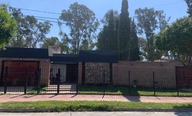 Casa en venta - 4 Dormitorios 3 Baños - Cochera - 500Mts2 - Córdoba