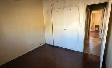 Casa en venta - 2 Dormitorios 2 Baños - Cochera - 160Mts2 - Morón