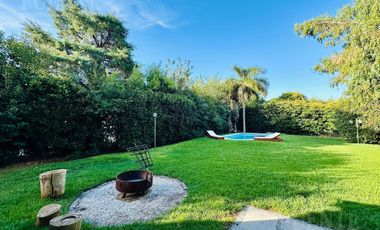 Campos De Echeverría con Lote de 830,00 m2