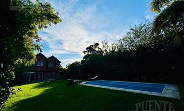Campos De Echeverría con Lote de 830,00 m2