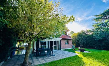 Campos De Echeverría con Lote de 830,00 m2