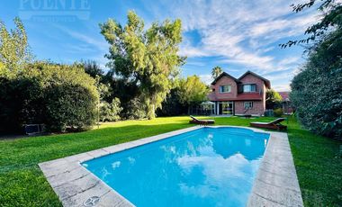 Campos De Echeverría con Lote de 830,00 m2