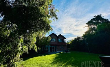 Campos De Echeverría con Lote de 830,00 m2