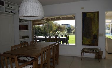 Casa en barrio cerrado