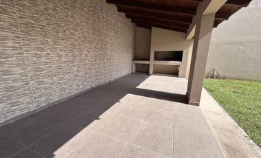 Venta Casa Funes Barrio Abierto Cantegril 3 dormitorios estrenar amplio jardín
