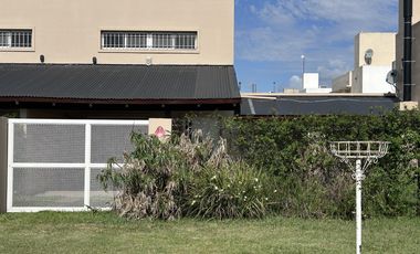 Venta Casa Funes Barrio Abierto Cantegril 3 dormitorios estrenar amplio jardín