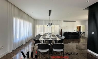 Casa en venta y alquiler, 8 ambientes - Saint Thomas Este, Esteban Echeverría
