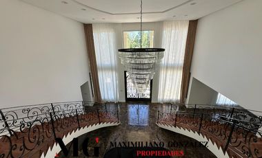 Casa en venta y alquiler, 8 ambientes - Saint Thomas Este, Esteban Echeverría
