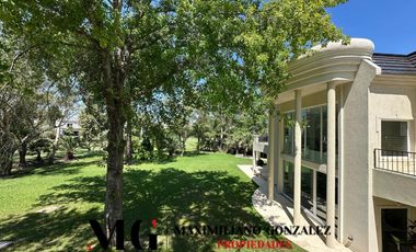 Casa en venta y alquiler, 8 ambientes - Saint Thomas Este, Esteban Echeverría