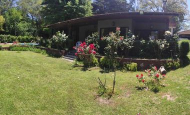 Casa en venta - 3 Dormitorios 2 Baños - Cochera - 1.700Mts2 - Tortuguitas